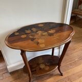 Pedestal table