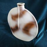 Flat vase