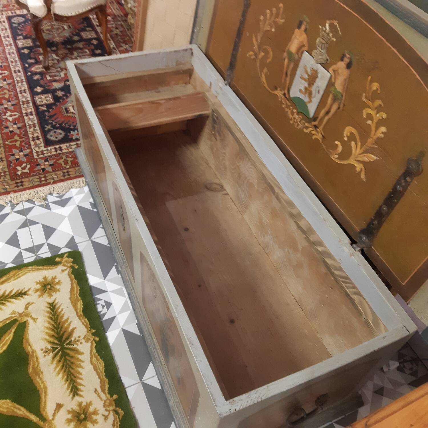 Grand coffre banquette peint 149X58