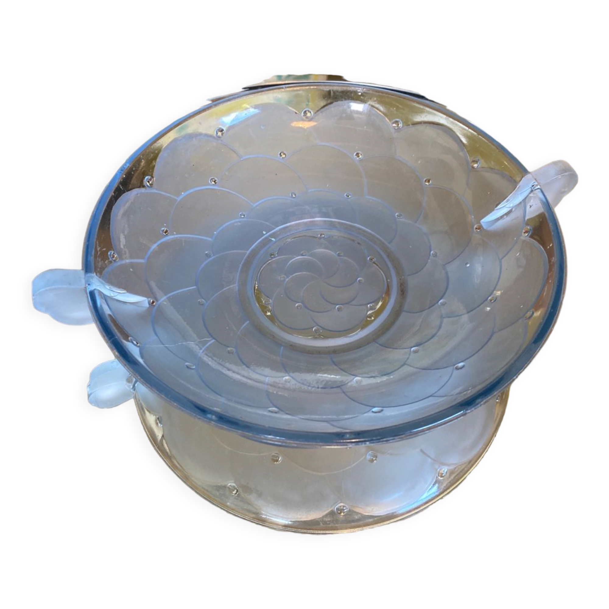 Art deco style fruit presentation cup