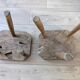 Paire de tabourets brutalistes anciens en bois massif