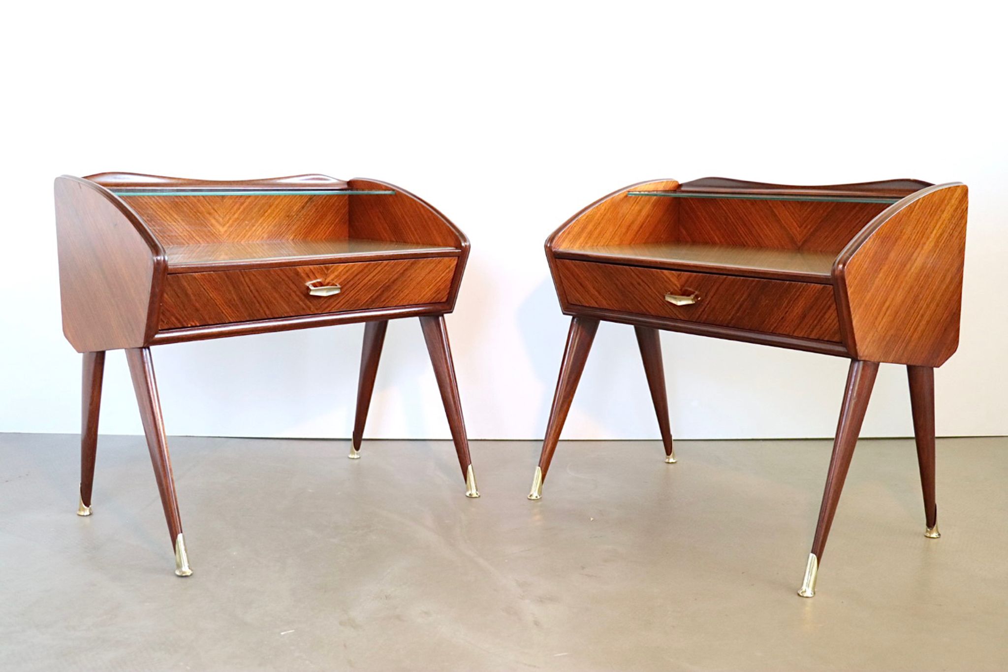 Paire de tables de nuit