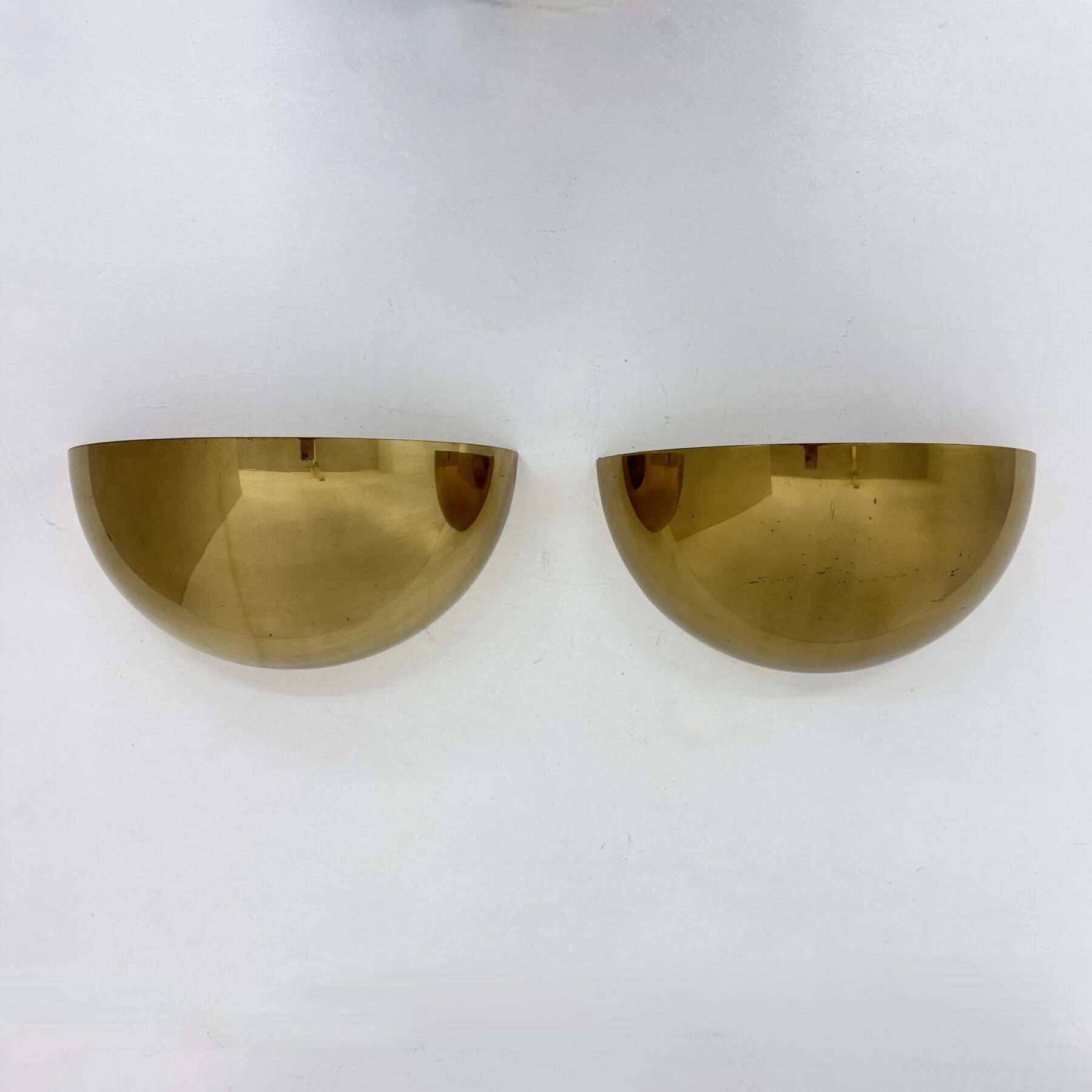 Mid-century pair of brass wall light sconces, 1970s