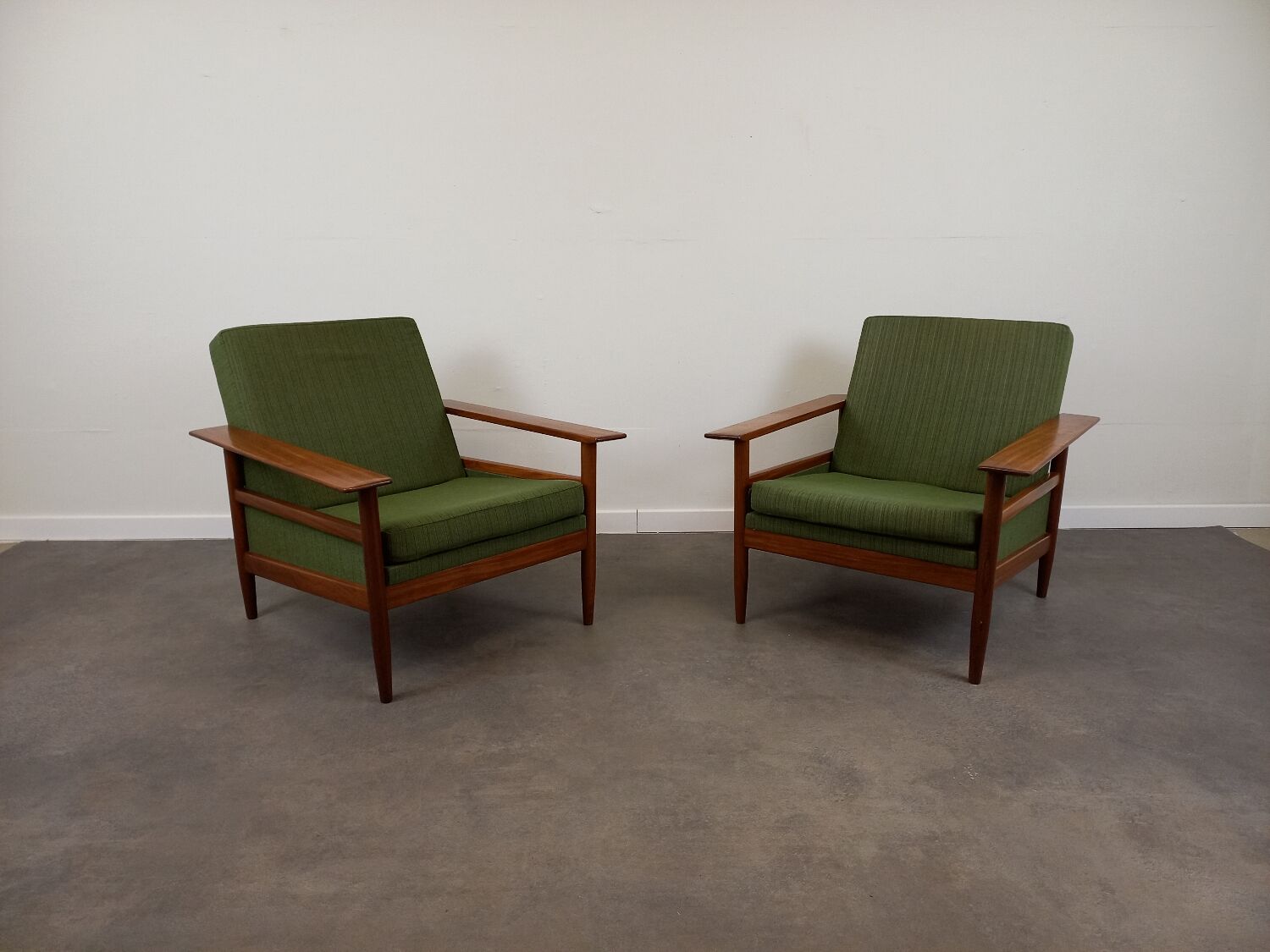 Paire de fauteuils scandinave