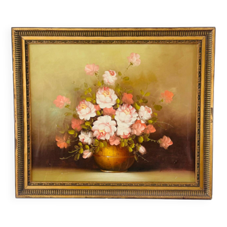 Oil on canvas, Vintage 1970 Skillfully painted expressive still life depicting a vase of roses, signed lower right, Robert Cox