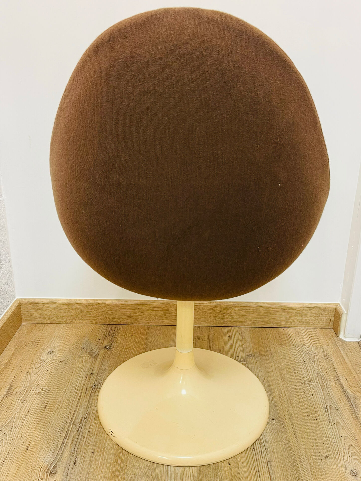 Vintage 1970s Space Age egg chair – Lusch product – mar fabric