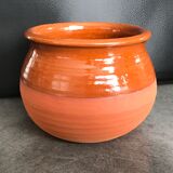 Matt and glazed round earthenware pot