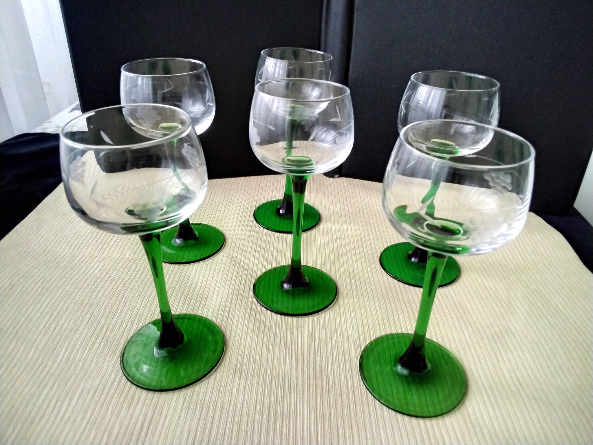 6 engraved white wine glasses from Alsace