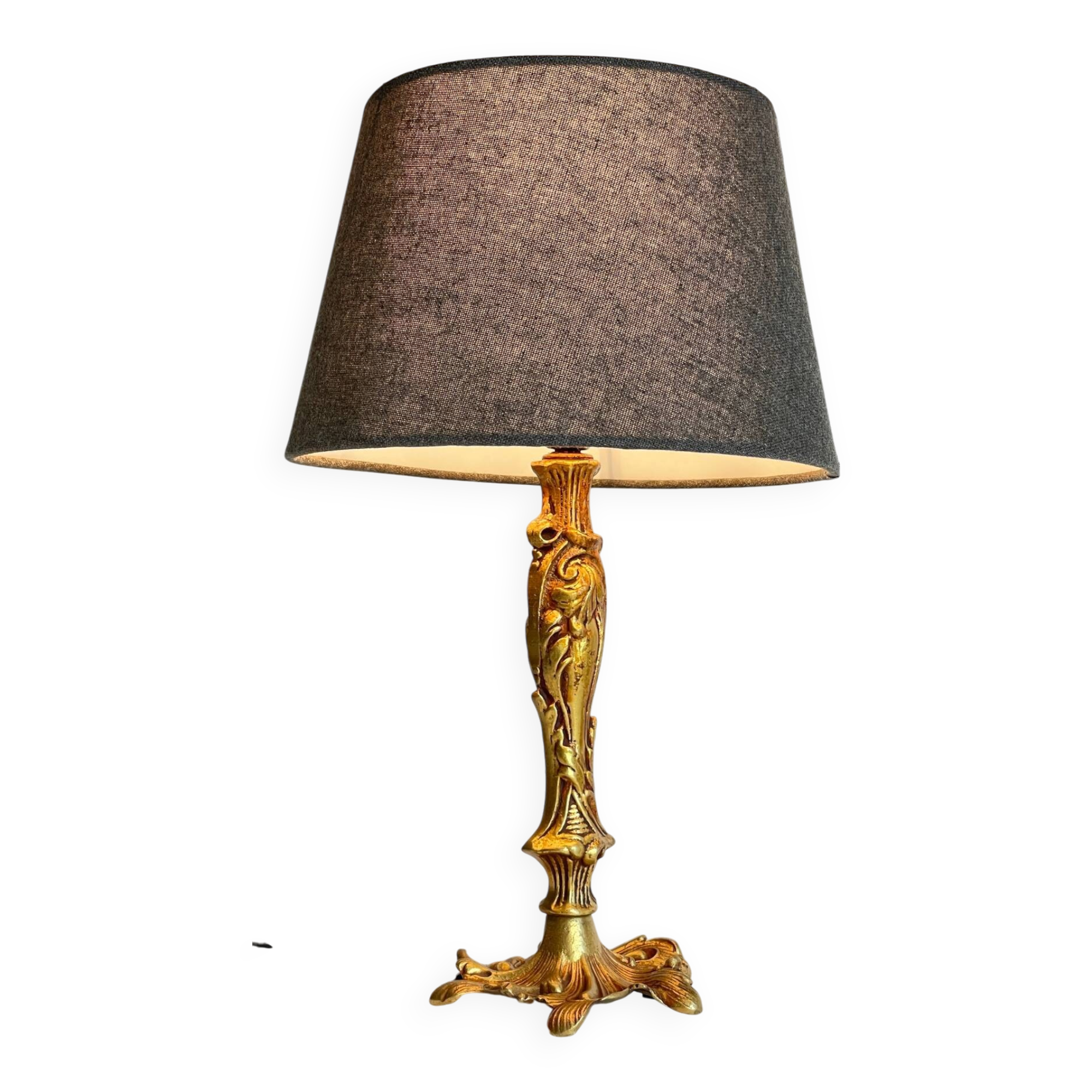 Chic bronze lamp with vintage gold patina