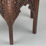 Table d’appoint 19ème siècle Birman sculpté à la main