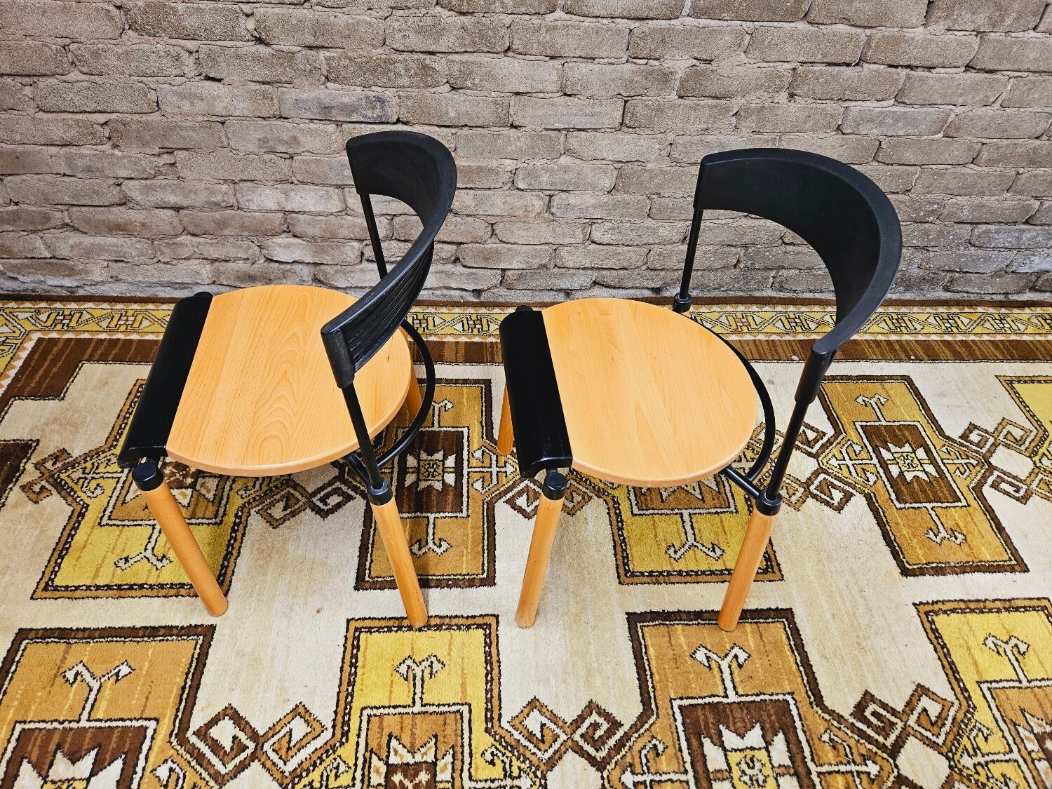 Paire de chaises années 80