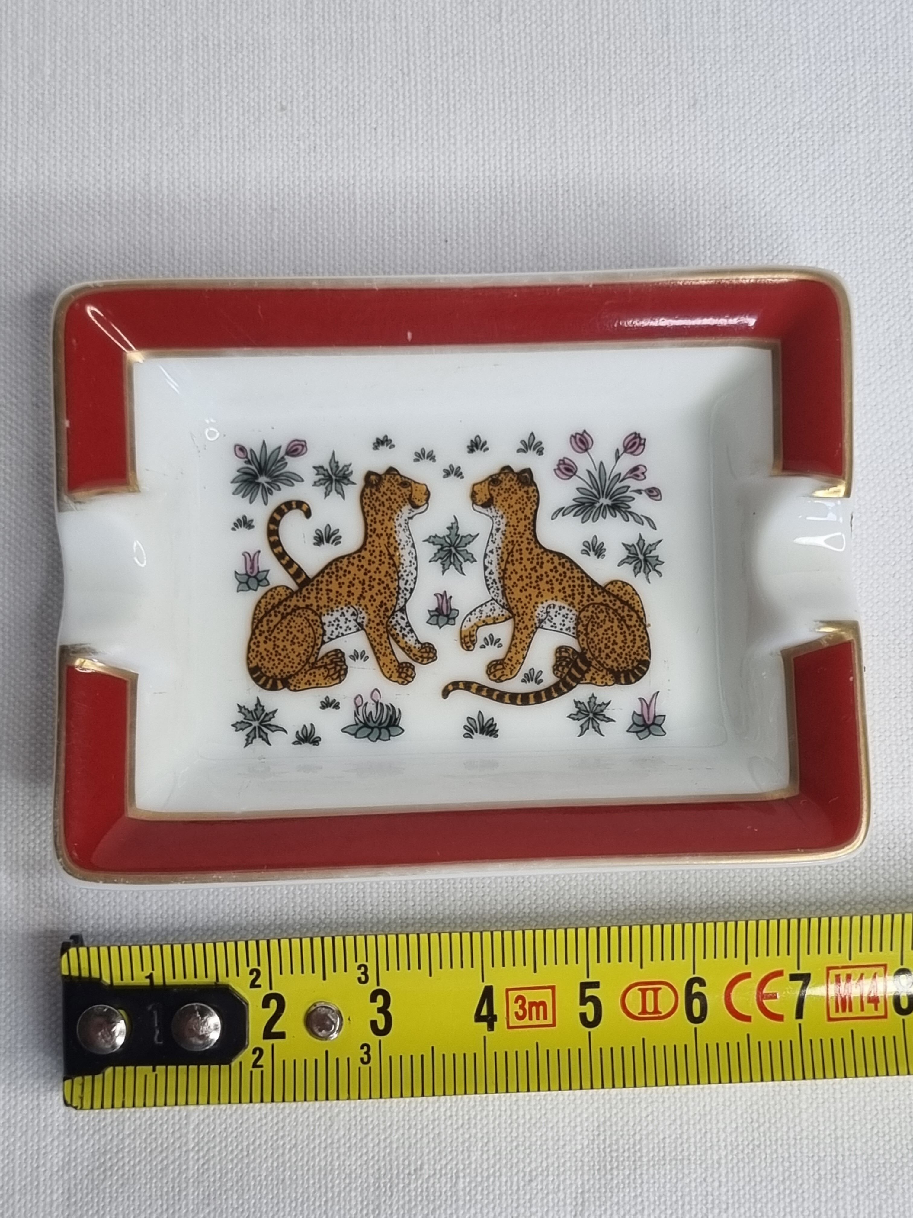 Hermès ashtray decorated with cheetahs, 8 cm
