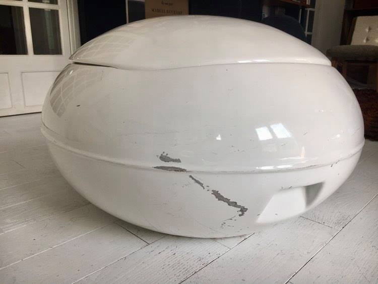 Egg chair by Peter Ghyczy