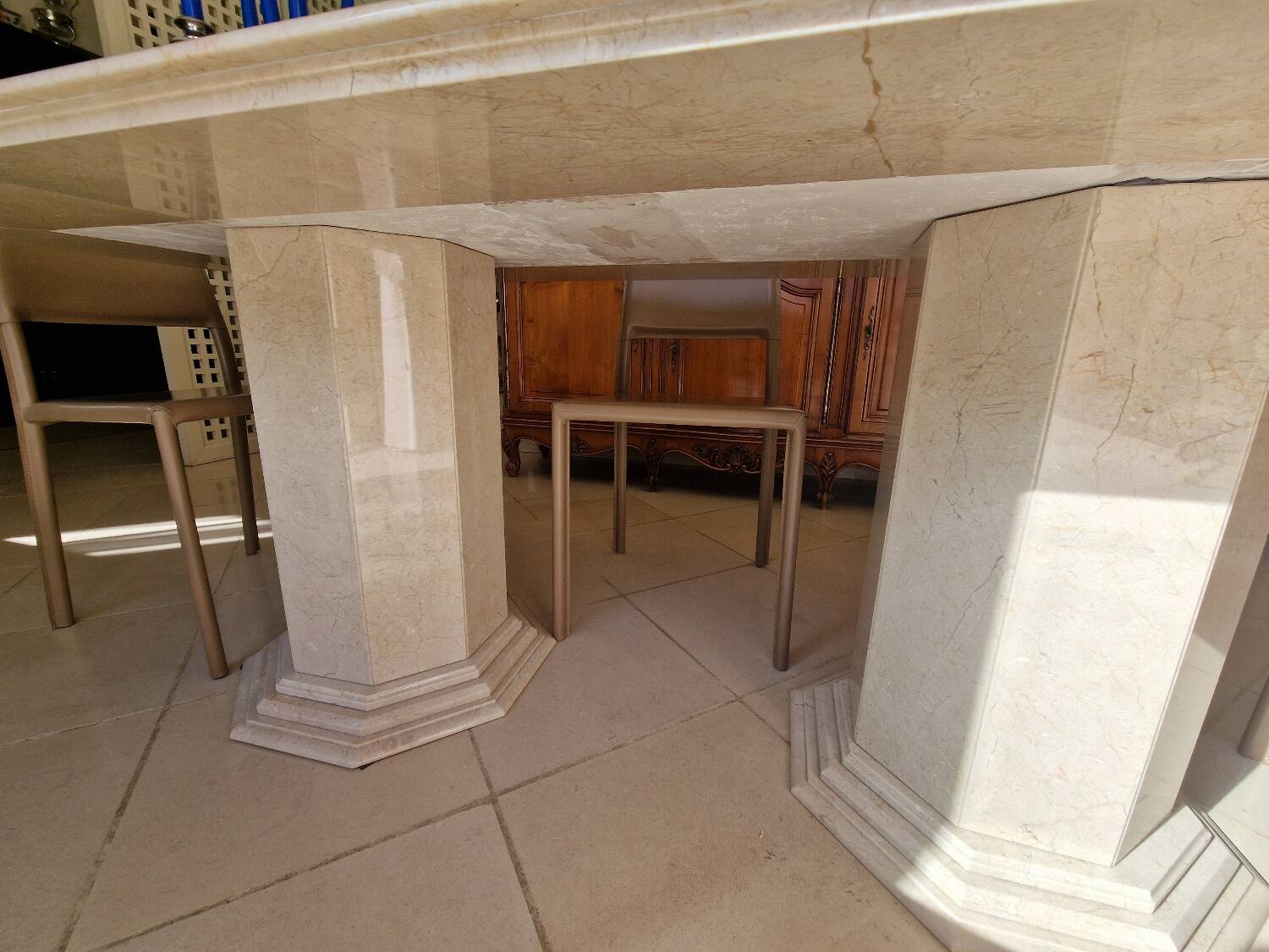 Marble dining table for 6 people.