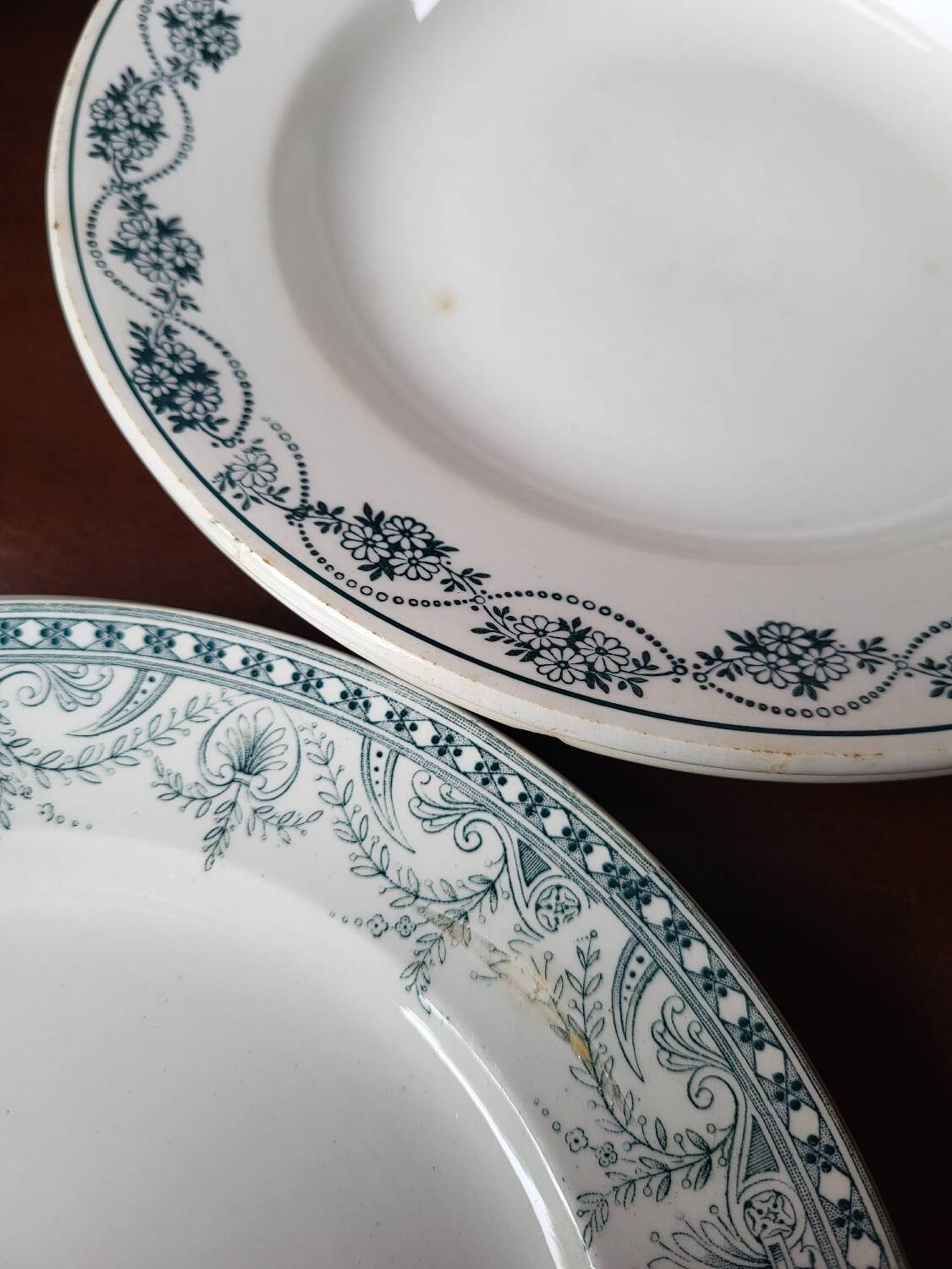 Set of 5 Terre de Fer plates 1900 Wilbur and St Amand