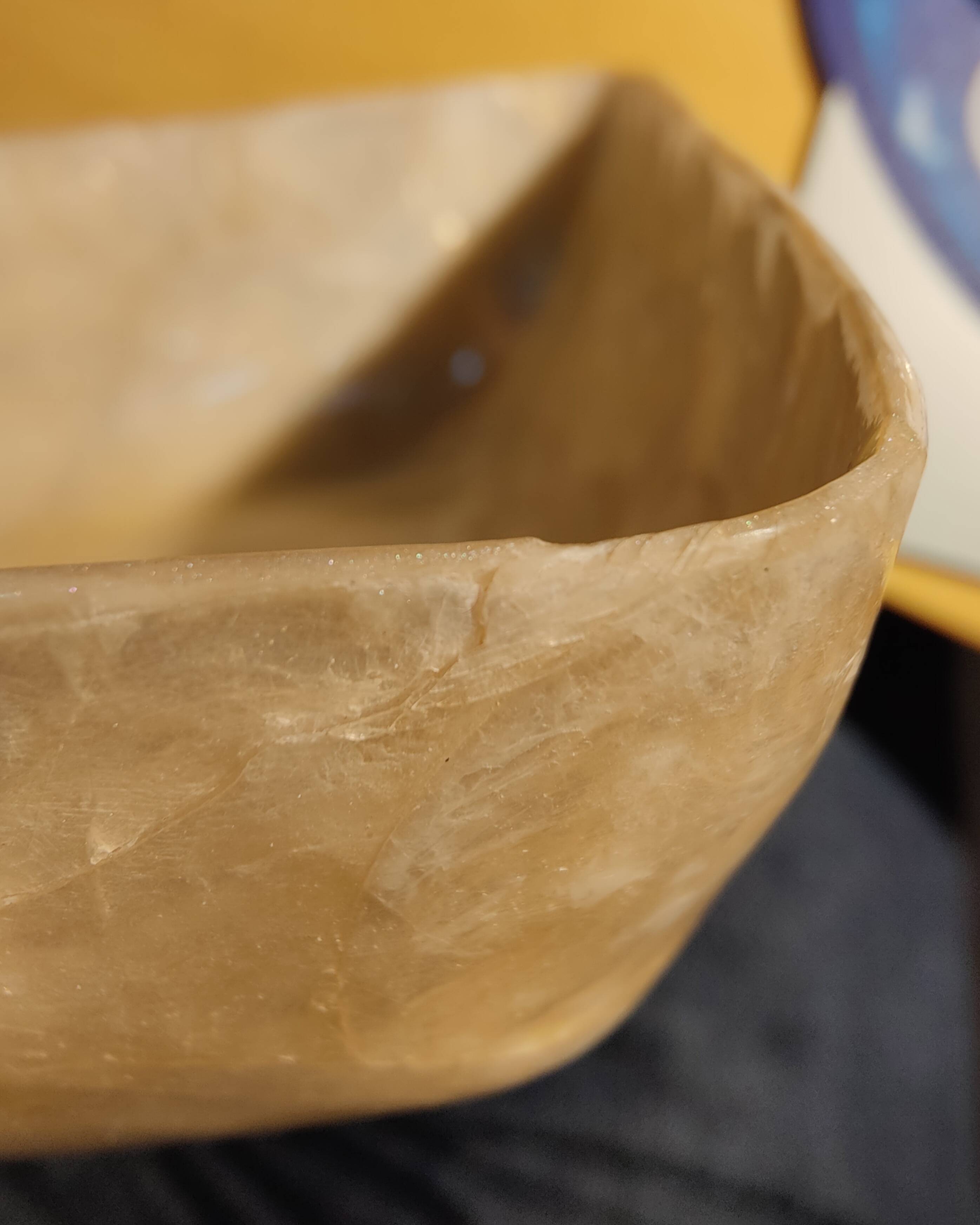 Cup or pocket in mother-of-pearl and resin, 1970s