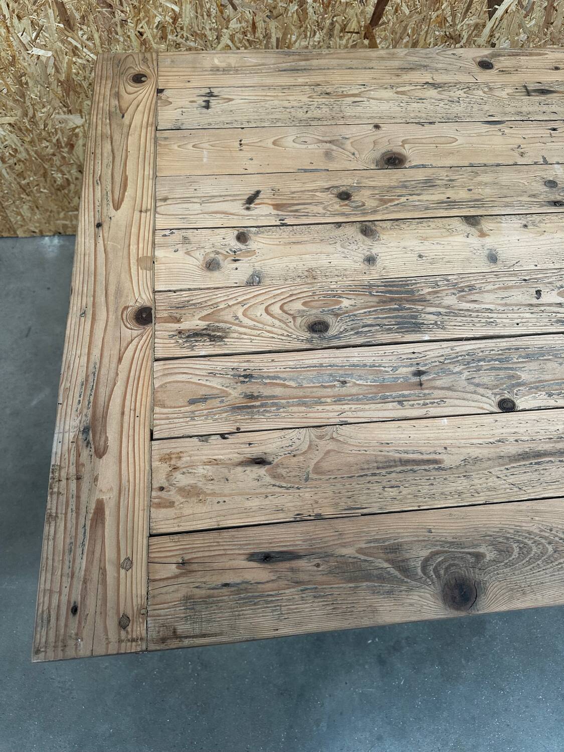 Large table for 10 people - 3m long - antique top / industrial legs