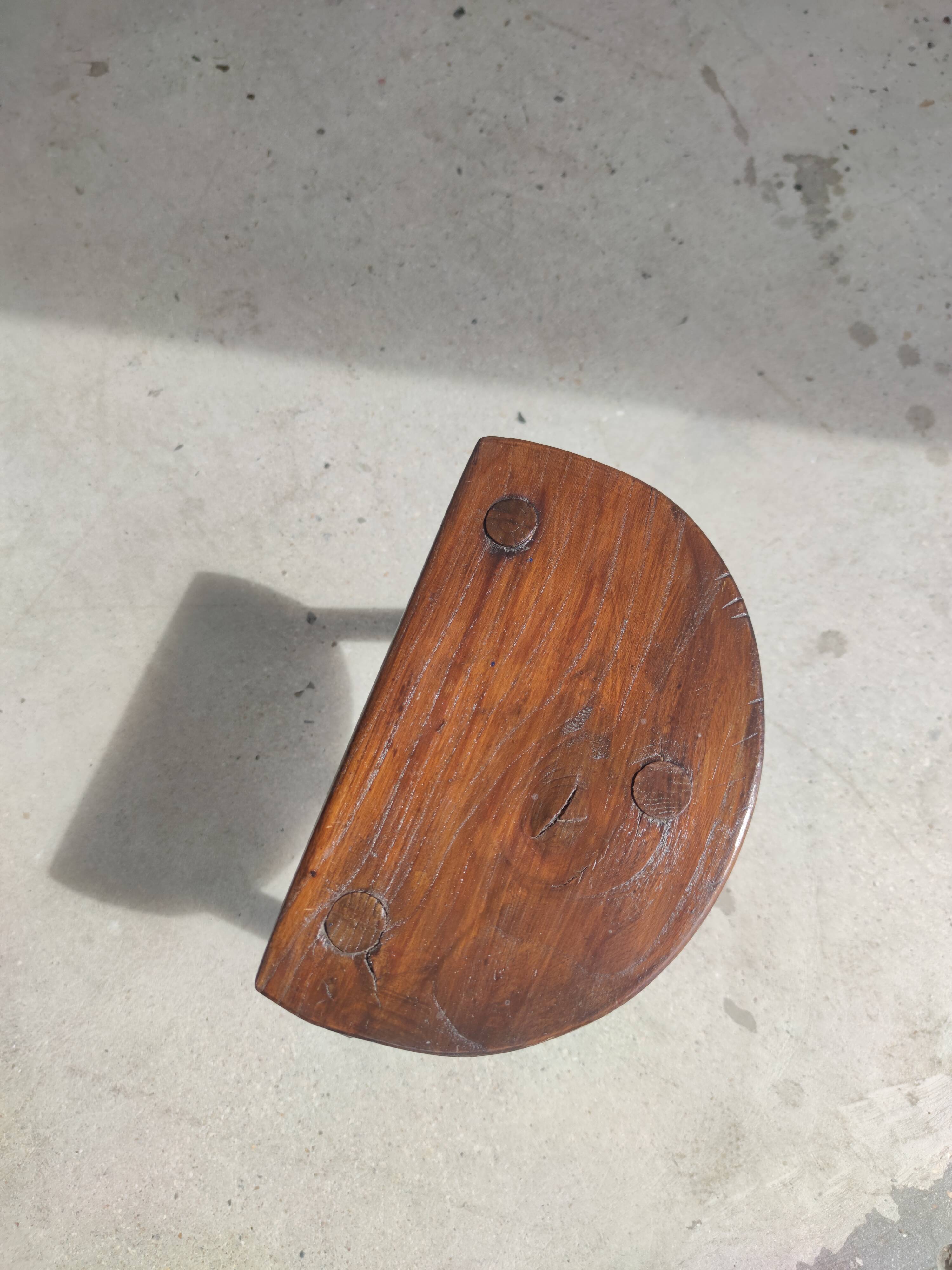 Stool in solid wood tripod seat half-moon