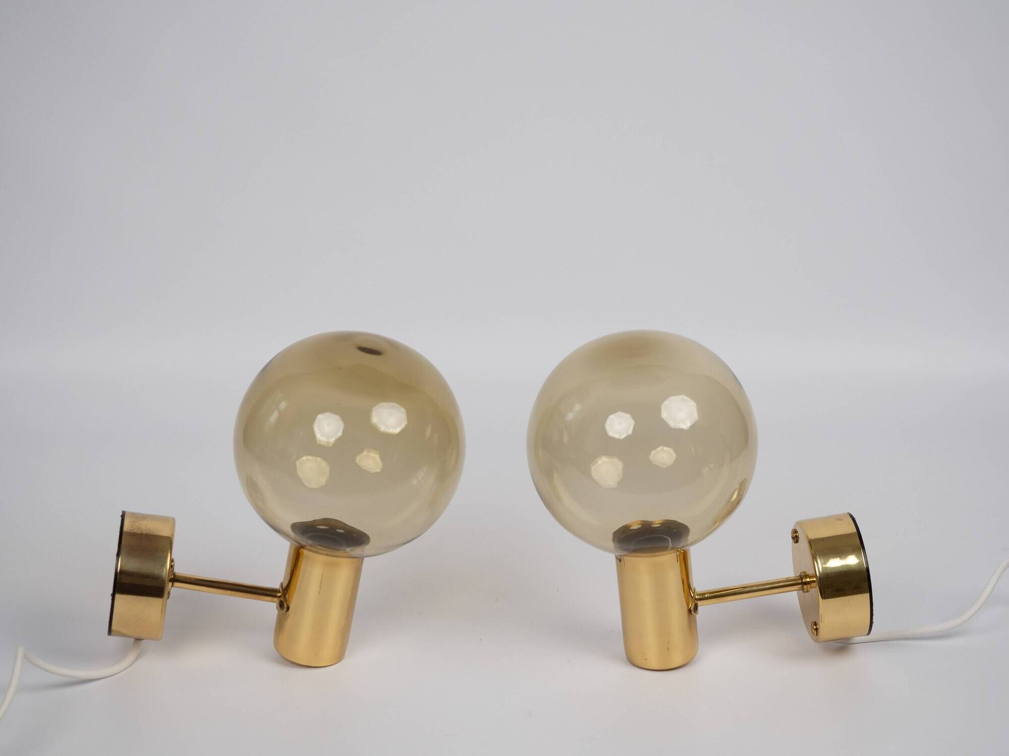 Paire d'appliques suédoises V149 de Hans-Agne Jakobsson, années 1950