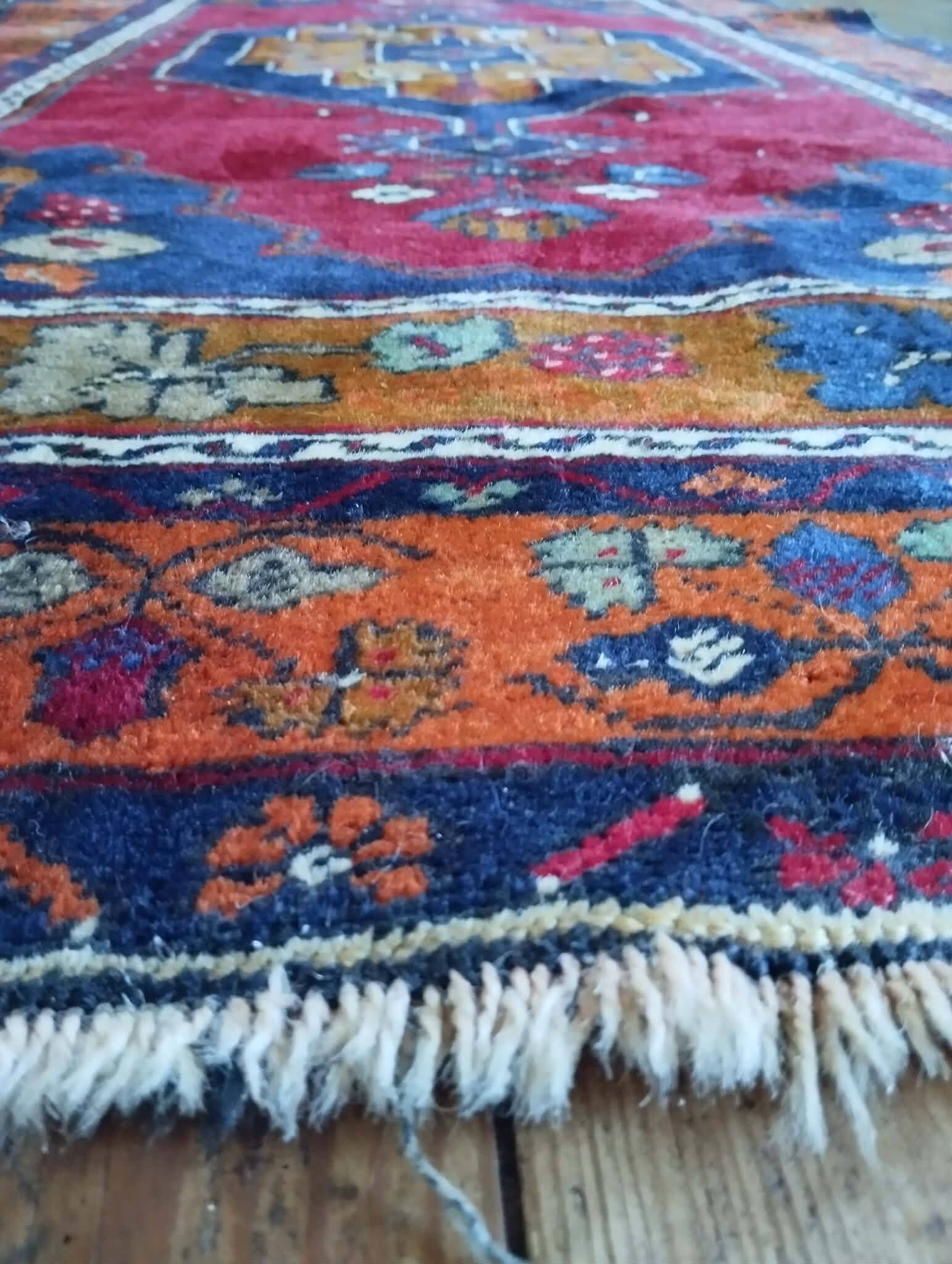 Handmade Anatolian carpet Yahyahli 187x100cm