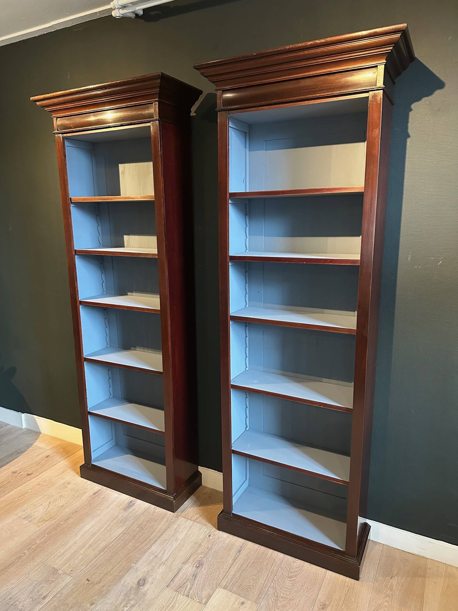 Set of 2 open bookcases