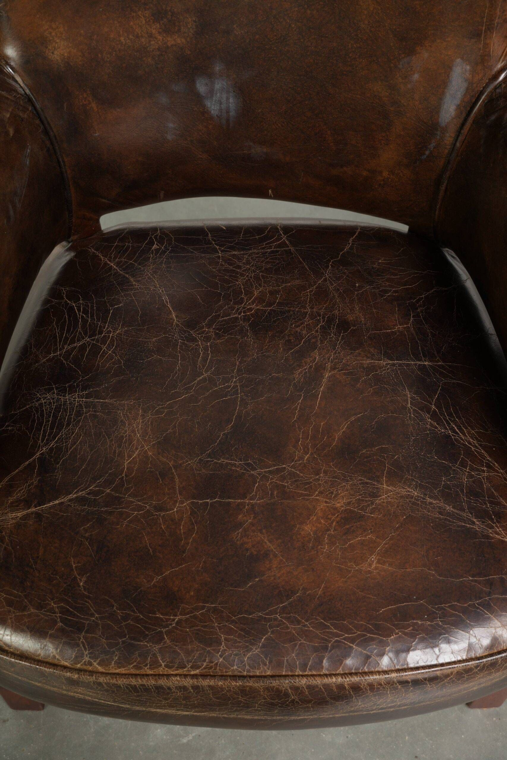 Characterful set of 6 cowhide dining chairs made of grained leather