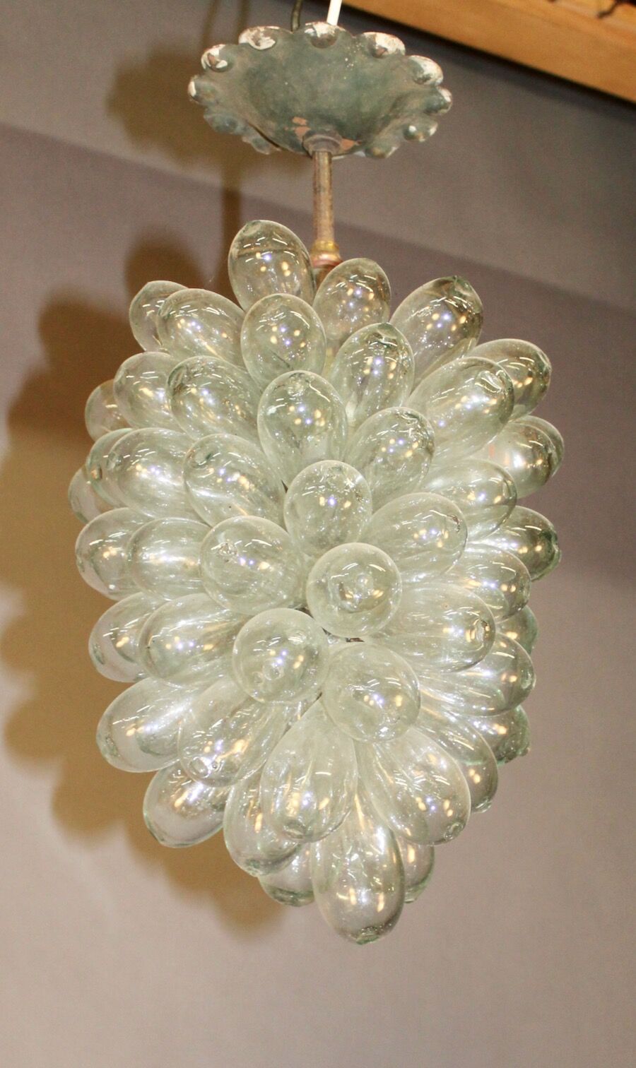 Cluster chandelier with glass bulbs