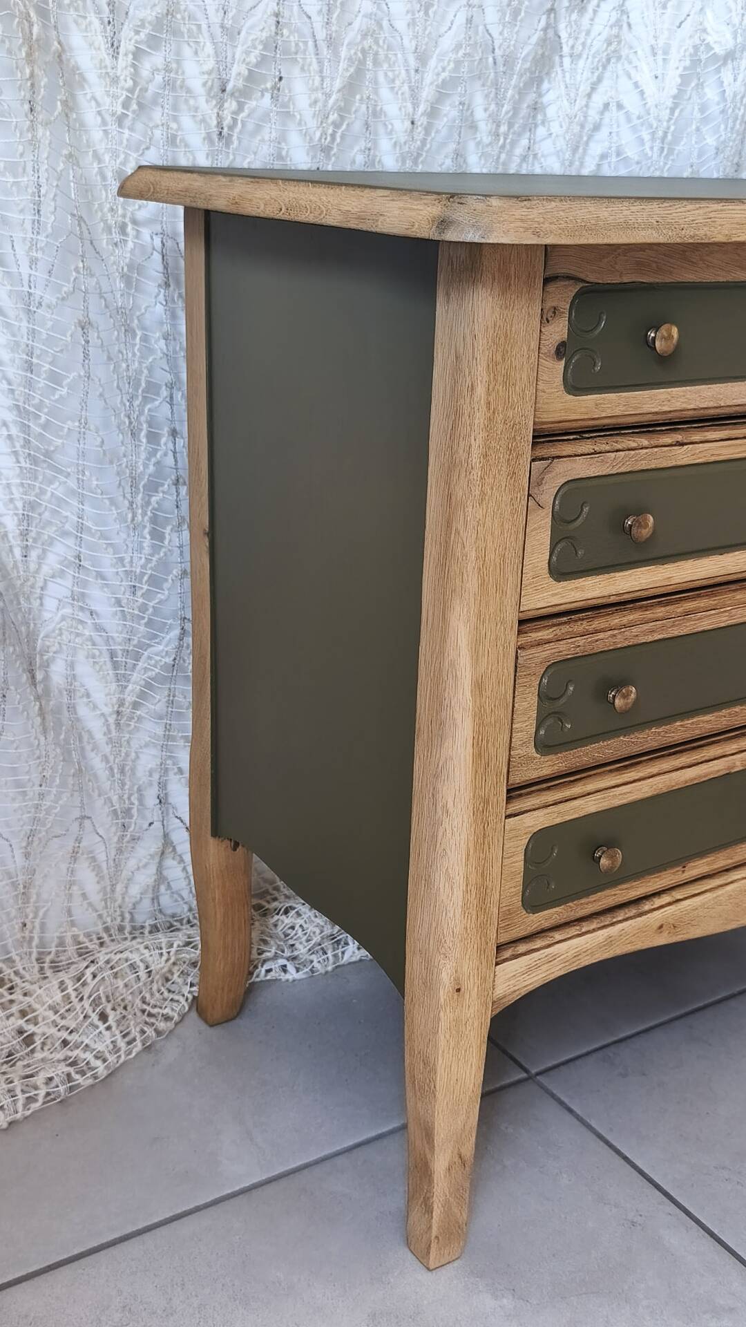 Small chest of drawers/nightstand