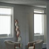 Grand antique Italian sculptural pedestal from the 18th century in twisted barley wood.