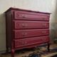 Commode vintage rouge Bordeaux