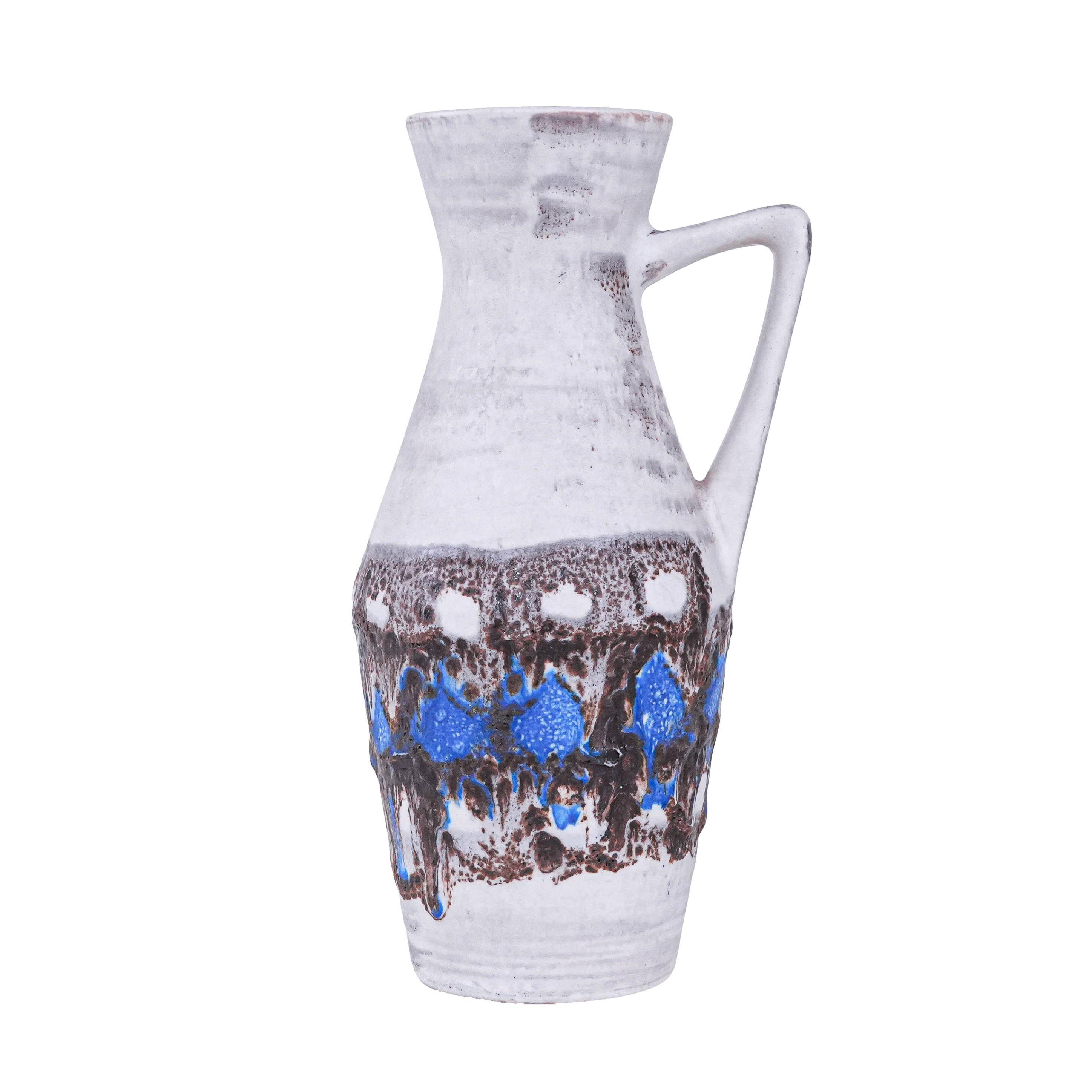 Vase en céramique avec une poignée, design allemand, années 1960, fabriqué en Allemagne de l'Ouest.