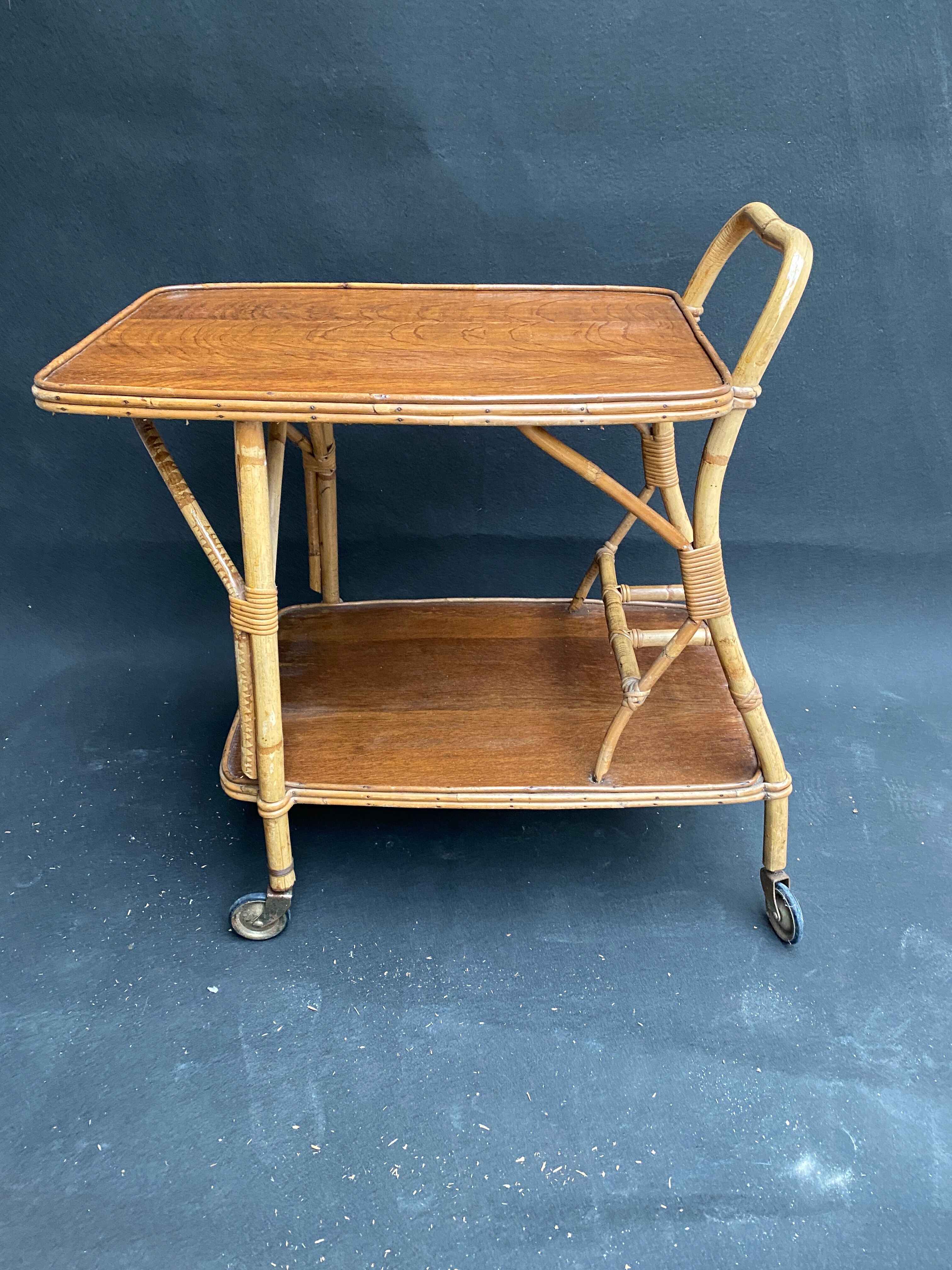 Rattan bar rolling table