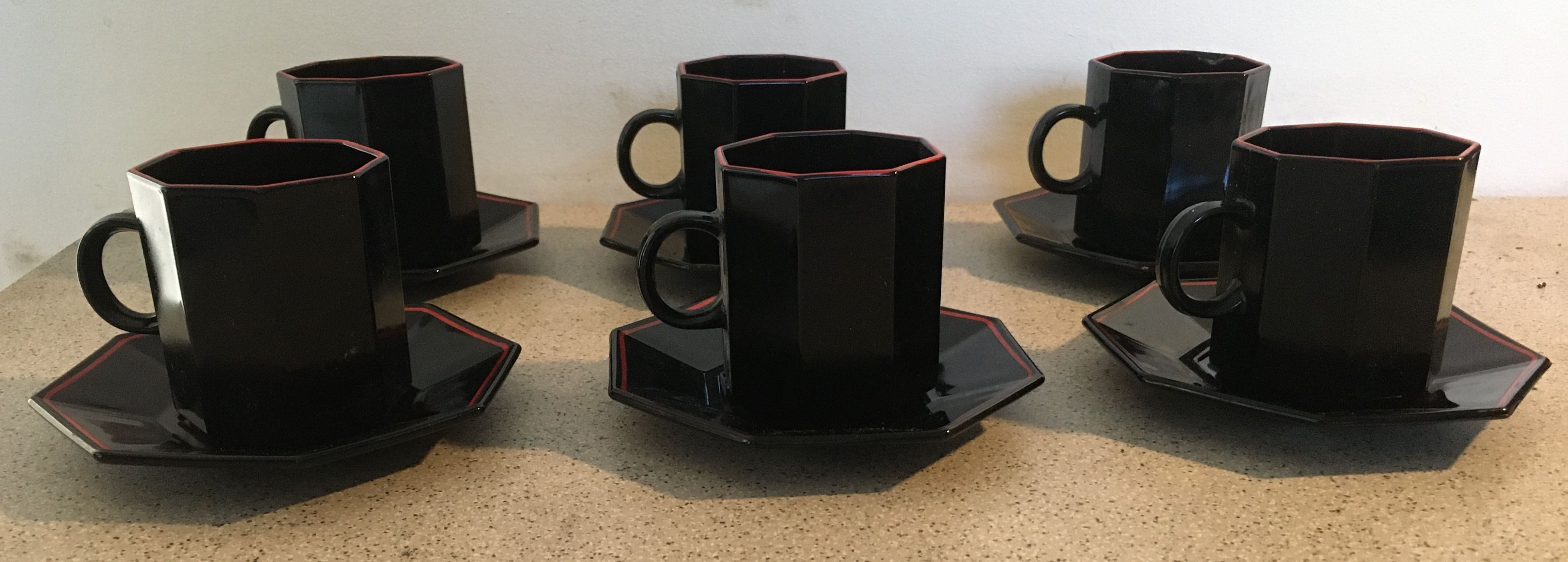 Coffee cups and saucers Octime noir