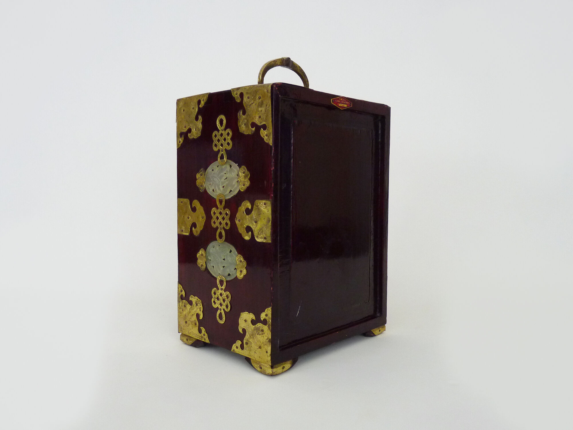 Chinese jewelry box in lacquered wood, jade and brass ornaments. Year 50 60