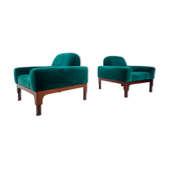 Paire de fauteuils italiens en velours vert du milieu du siècle