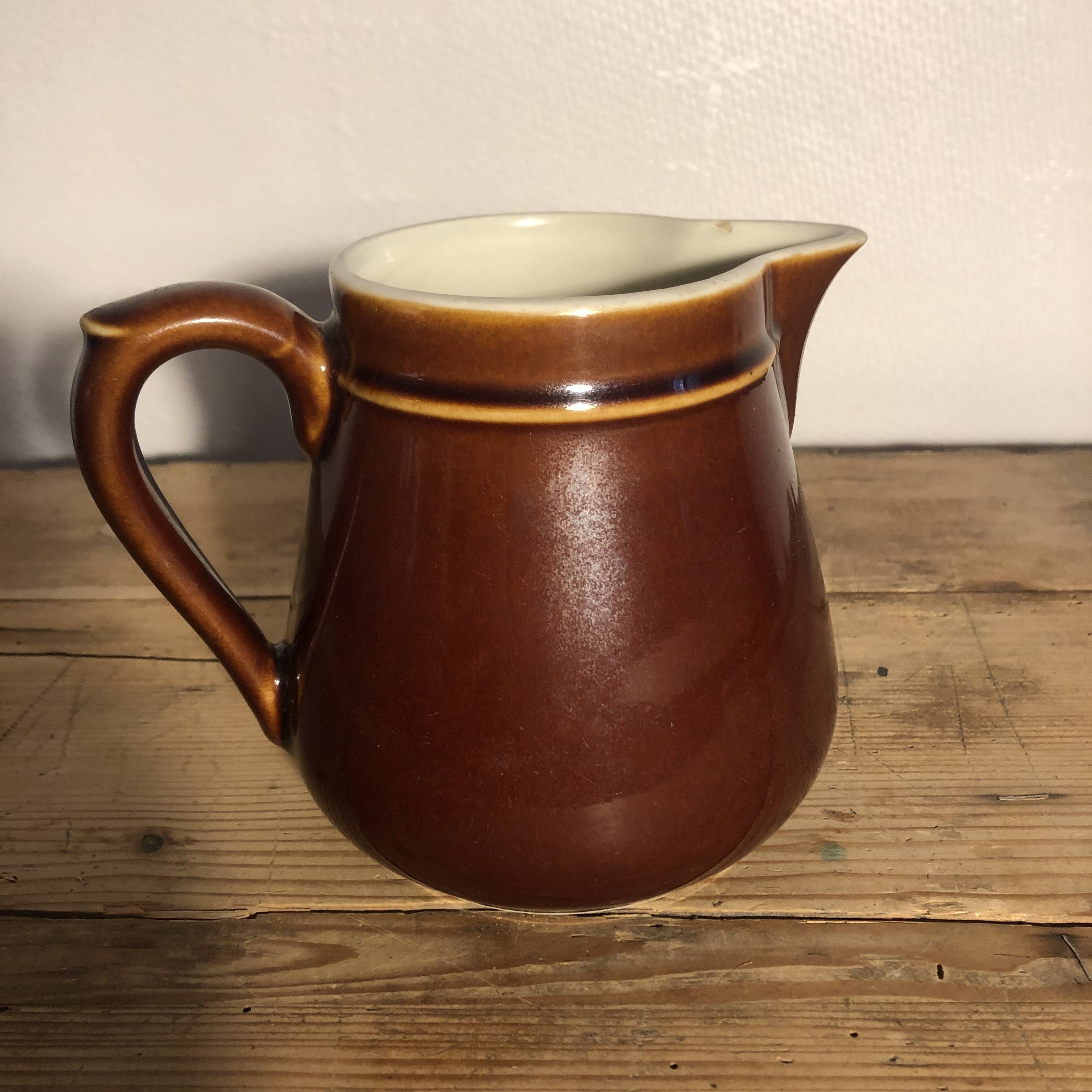 Milk pot