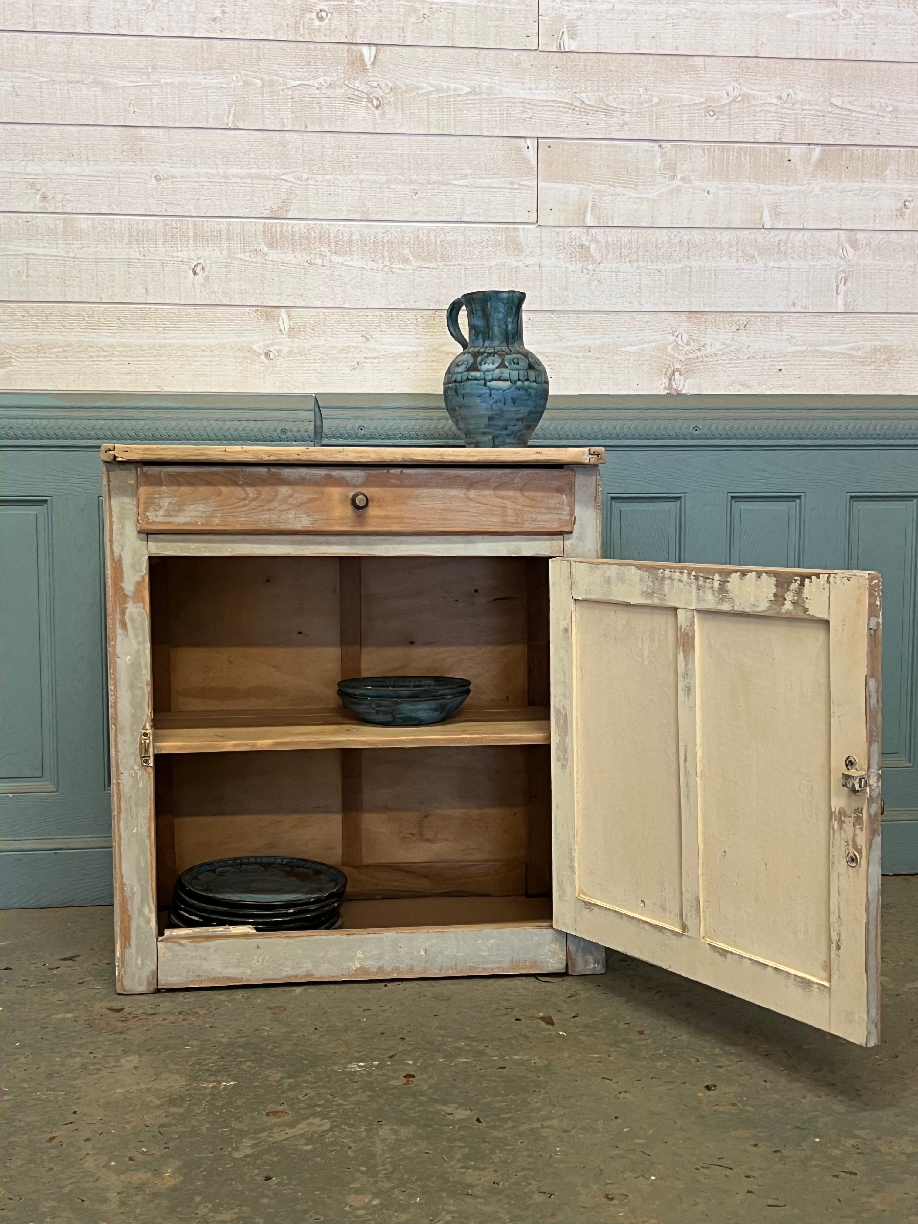 Commode parisienne patinée