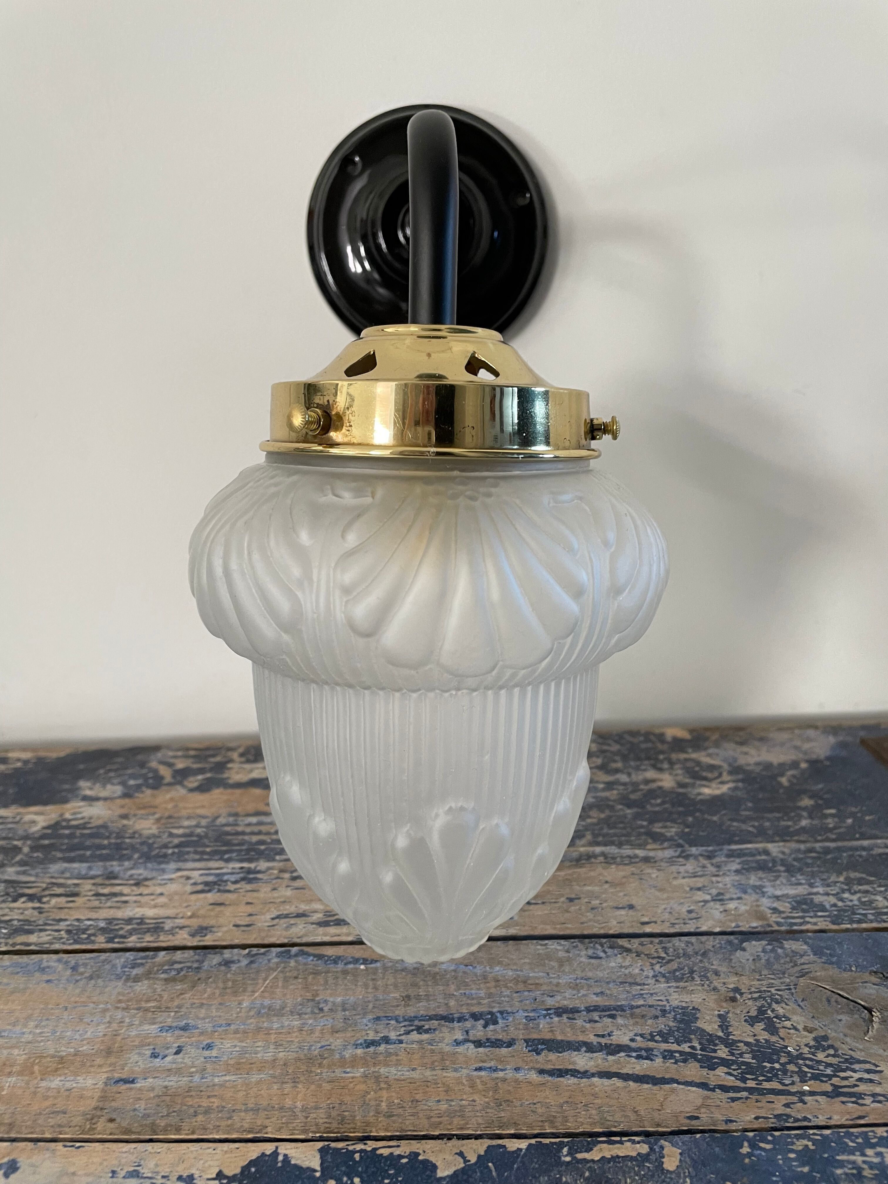 Art deco wall lamp