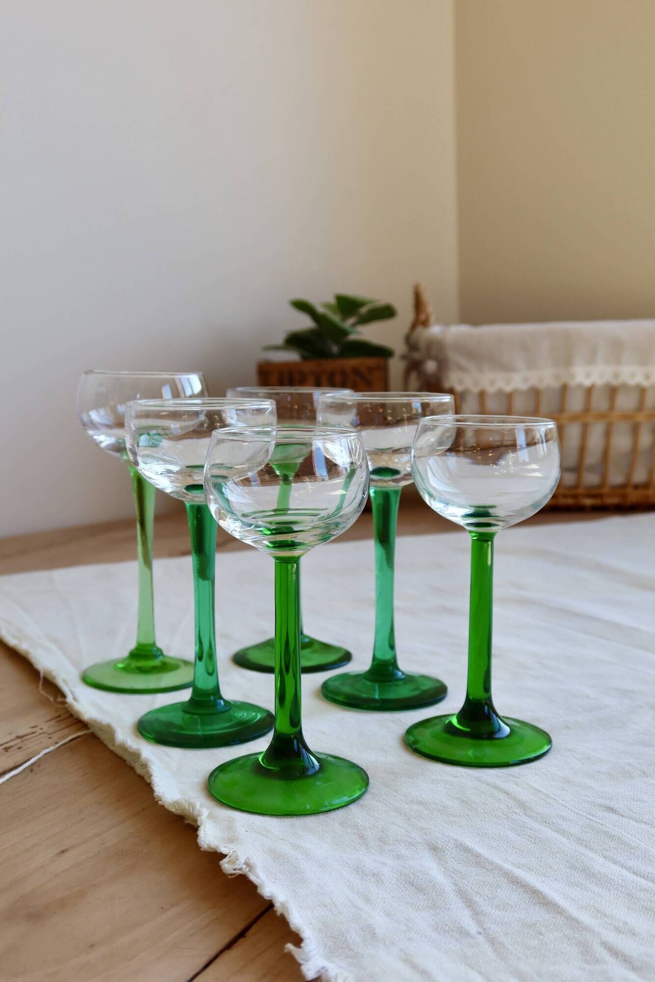 6 mismatched vintage Alsace wine glasses – Green stems