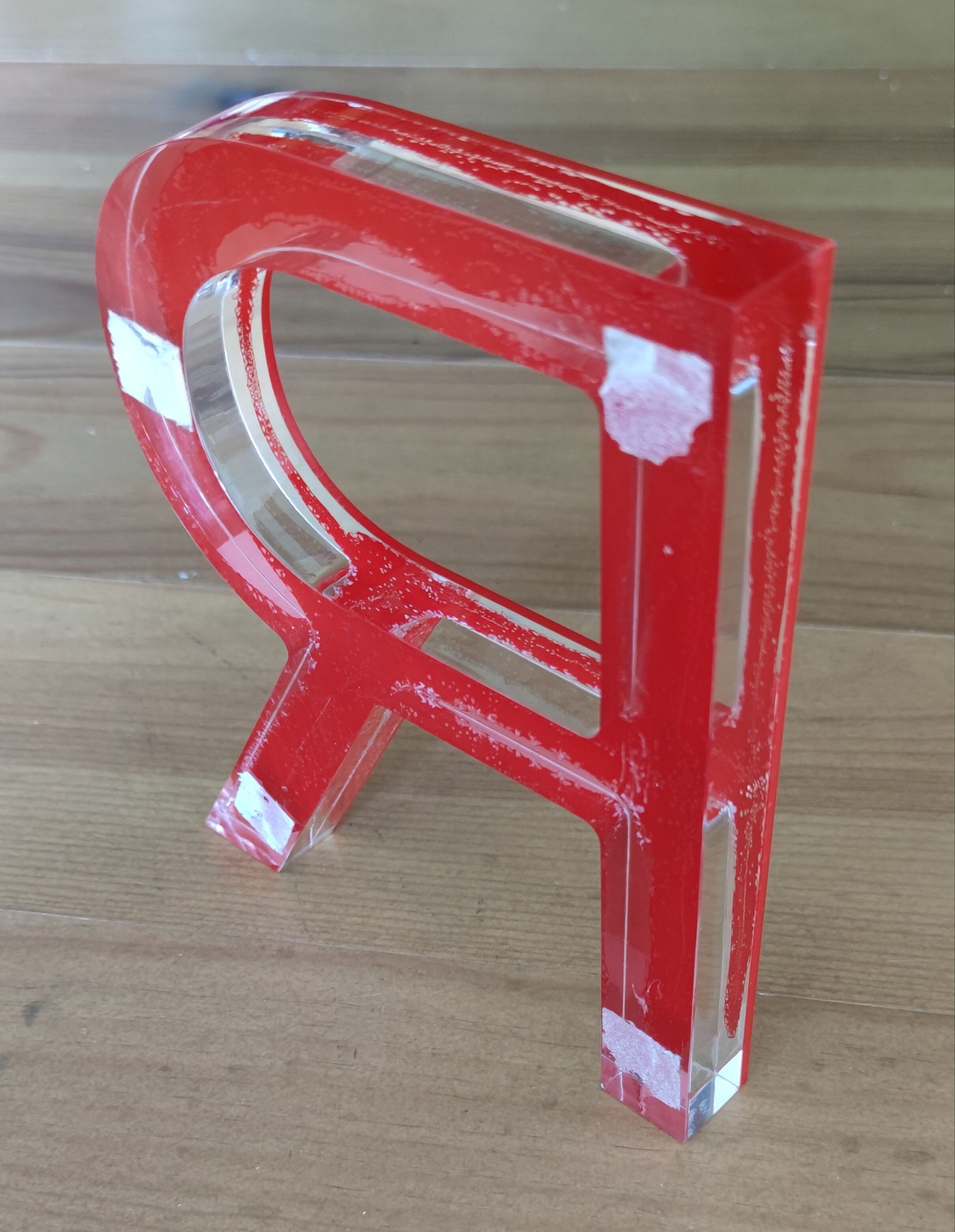 Sign letter in plexi