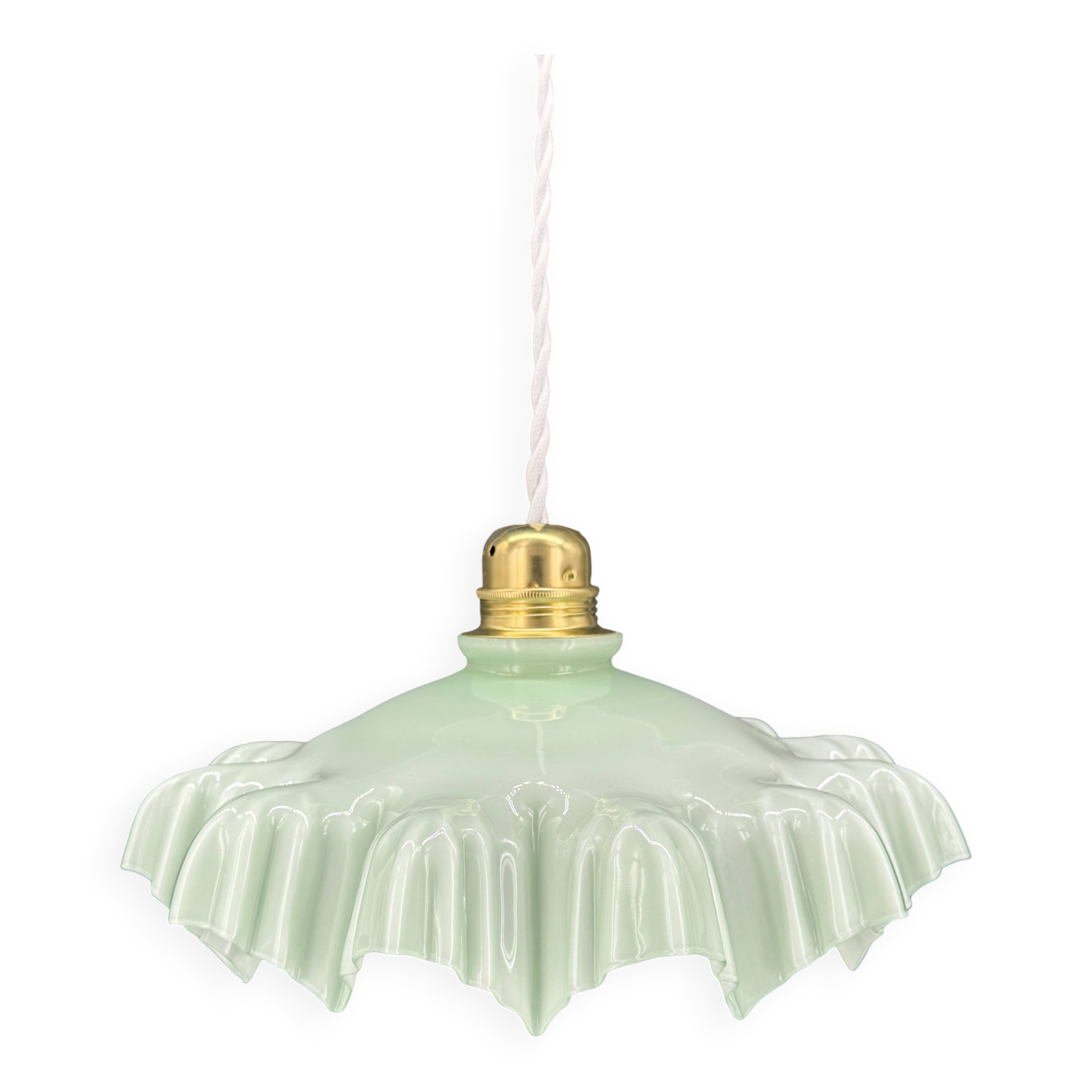 Suspension drapée en verre opaline vert d’eau