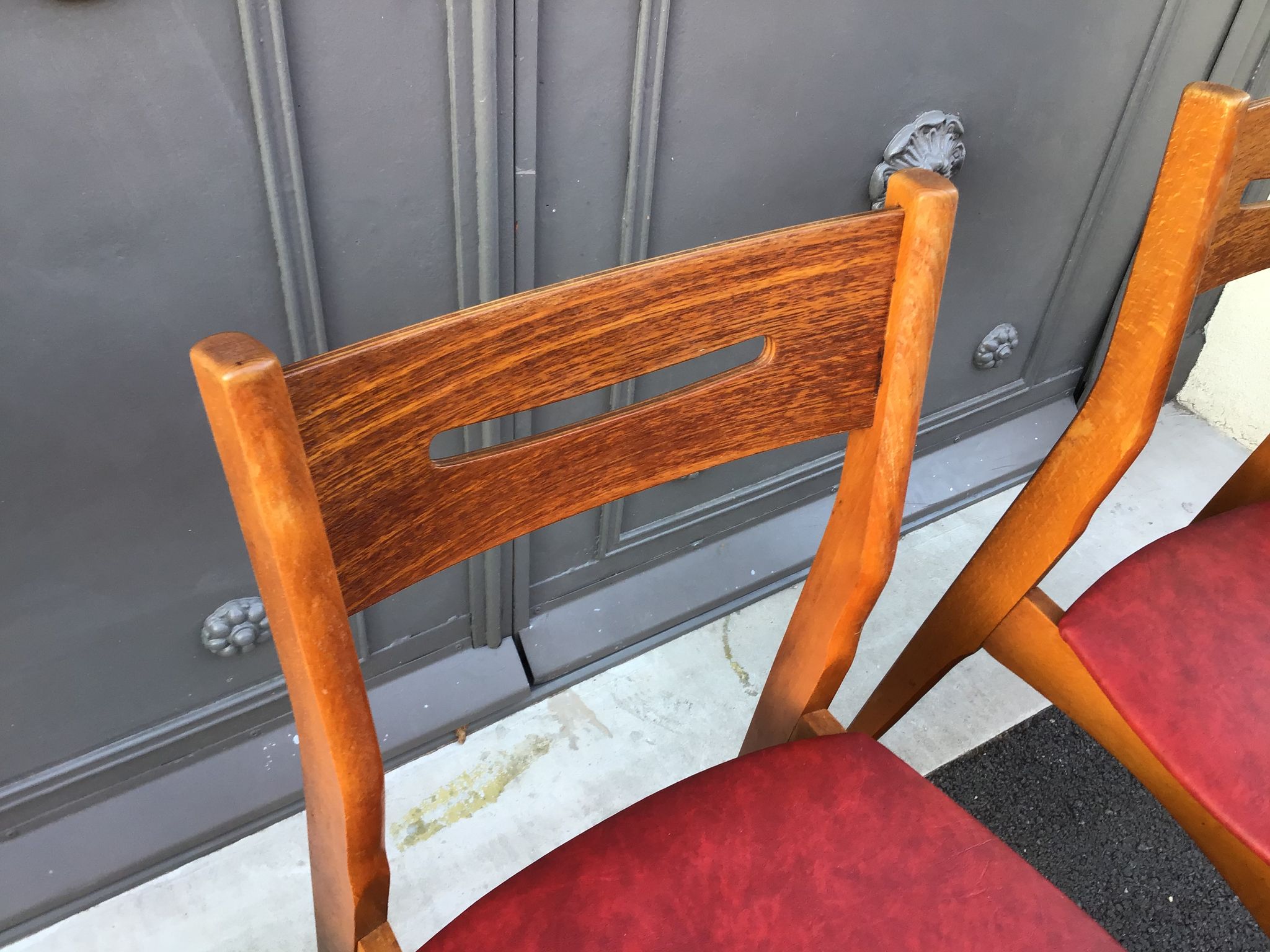 3 Scandinavian chairs 1960 feet compass