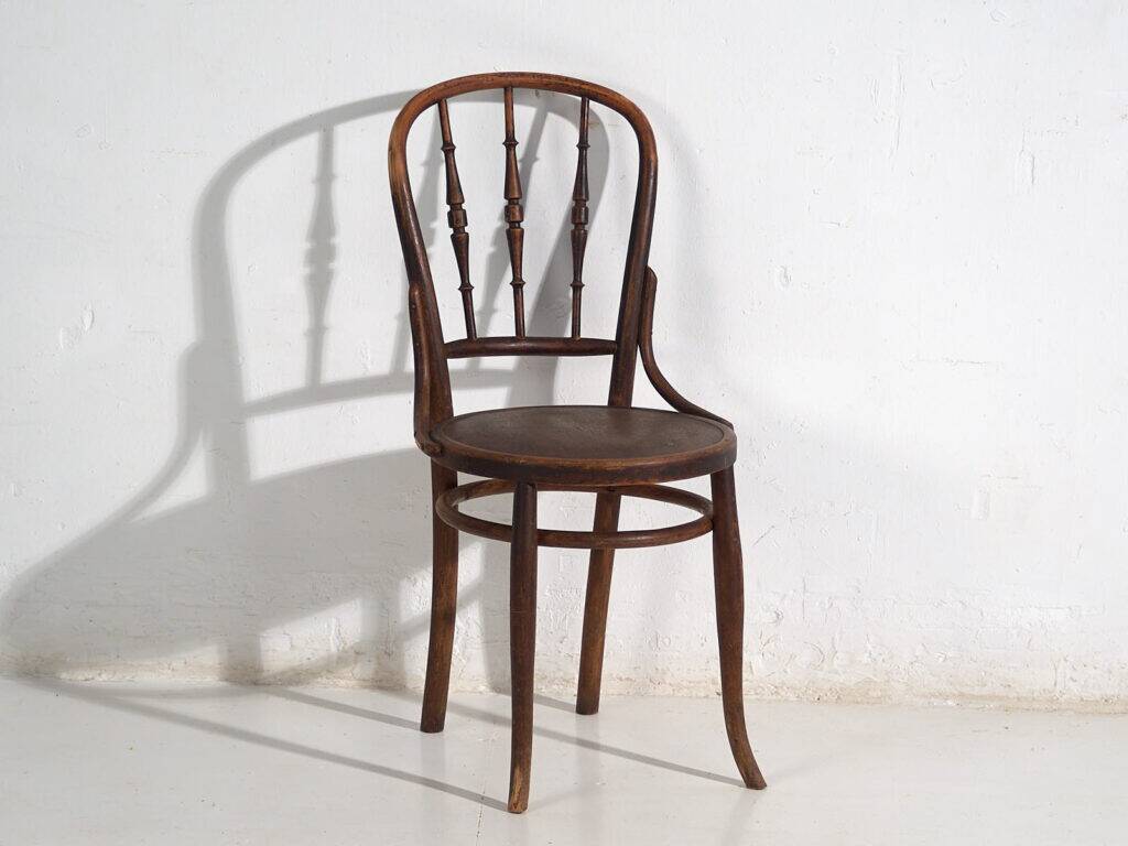 Antique dining chairs (c.1920). Set of 6 pieces no.3