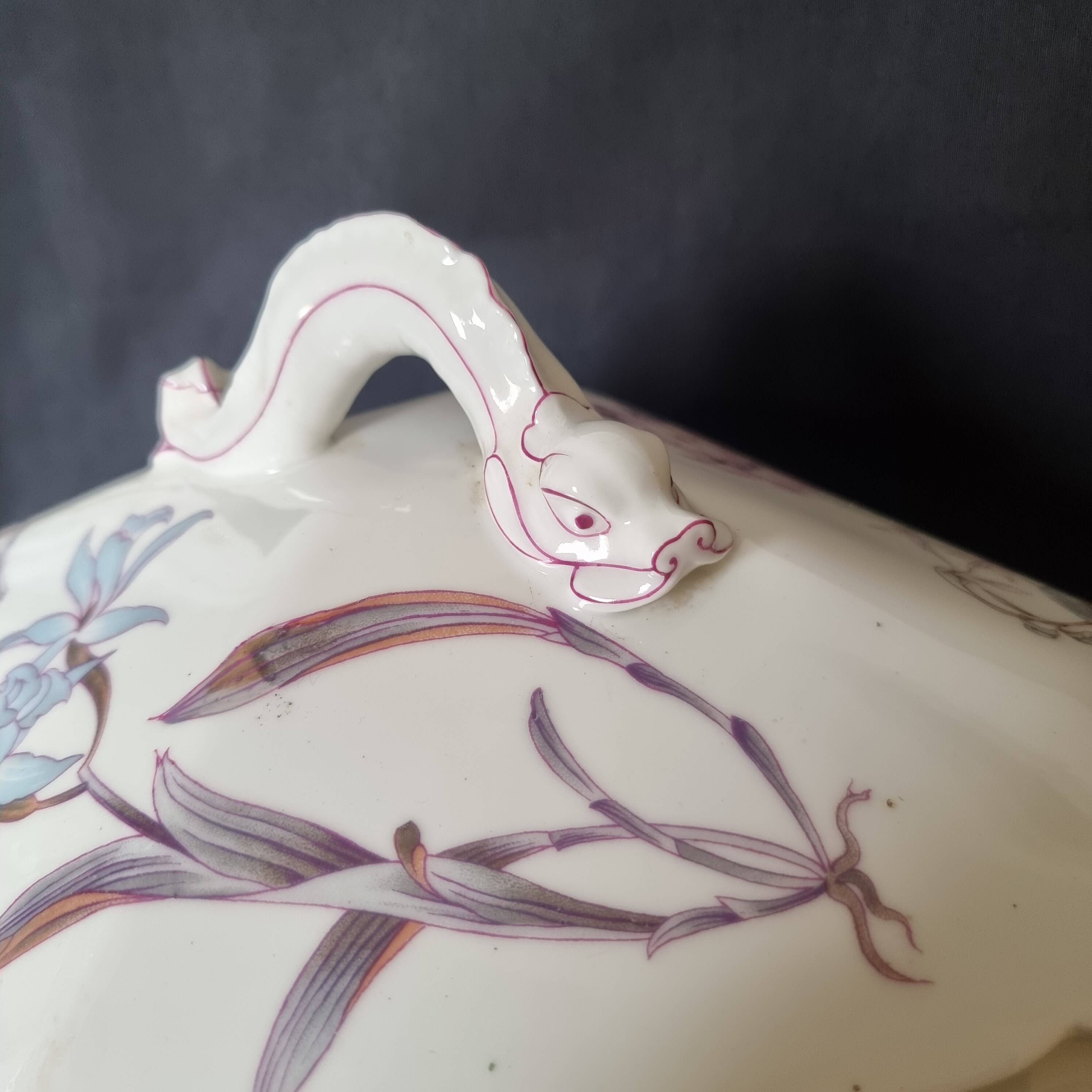 Antique porcelain tureen "Vieux Paris", 19th century, with shaped handles