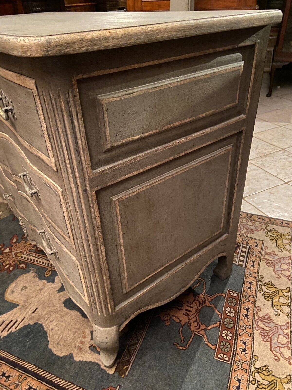 Chest of drawers 3 drawers in patinated wood gray Louis XV style
