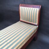 Walnut recamier bench Napoleon III daybed mid-nineteenth century