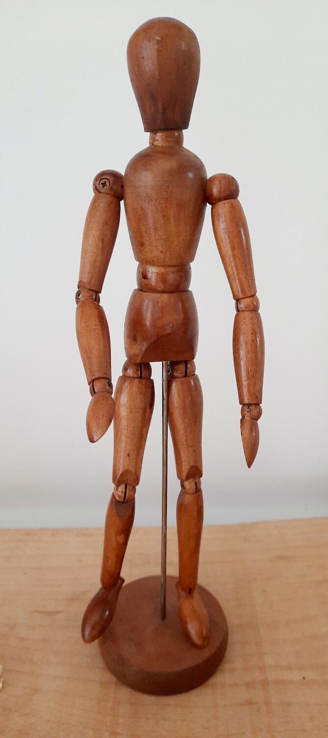 Articulated wooden mannequin puppet
