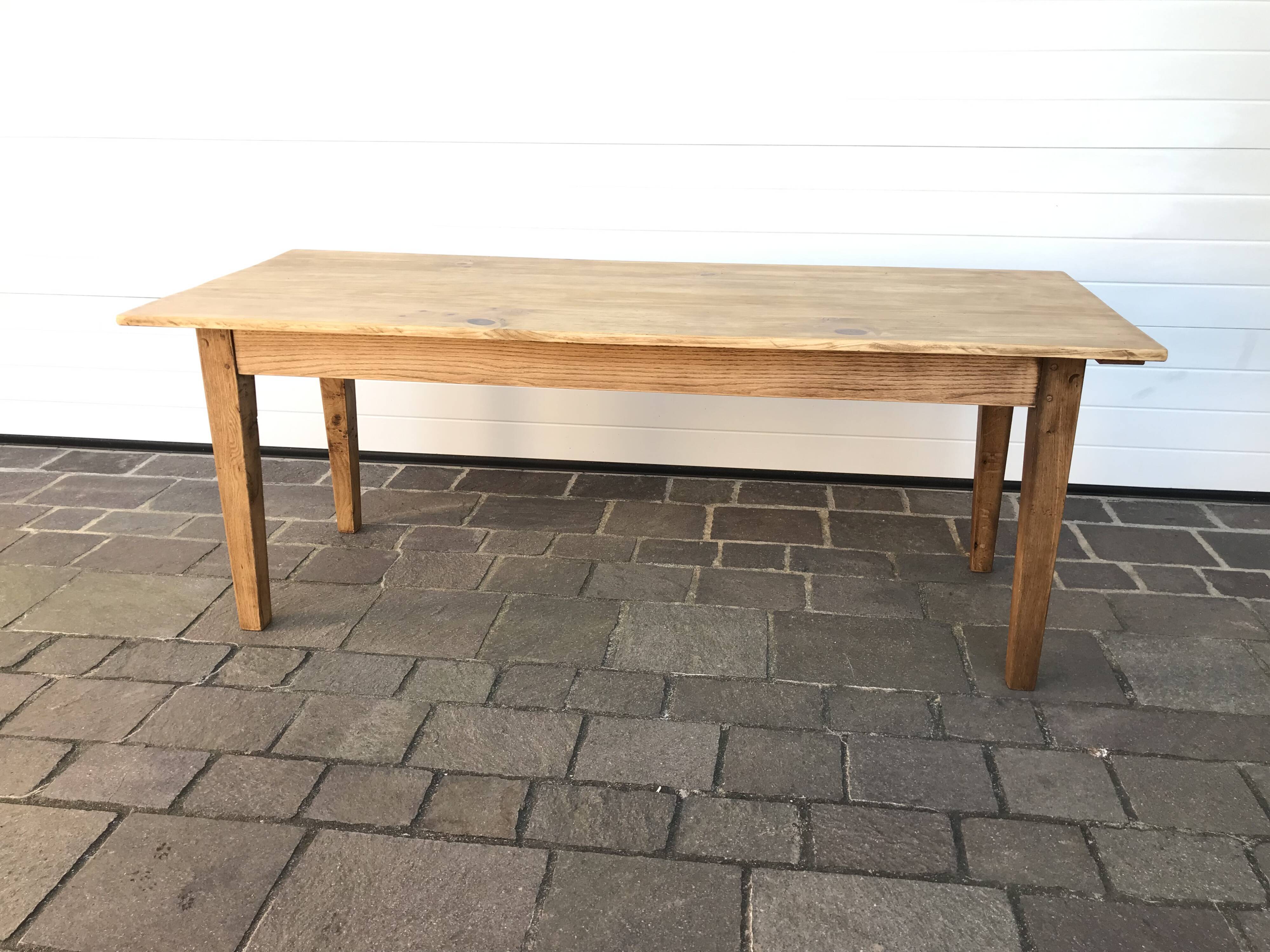Farm table