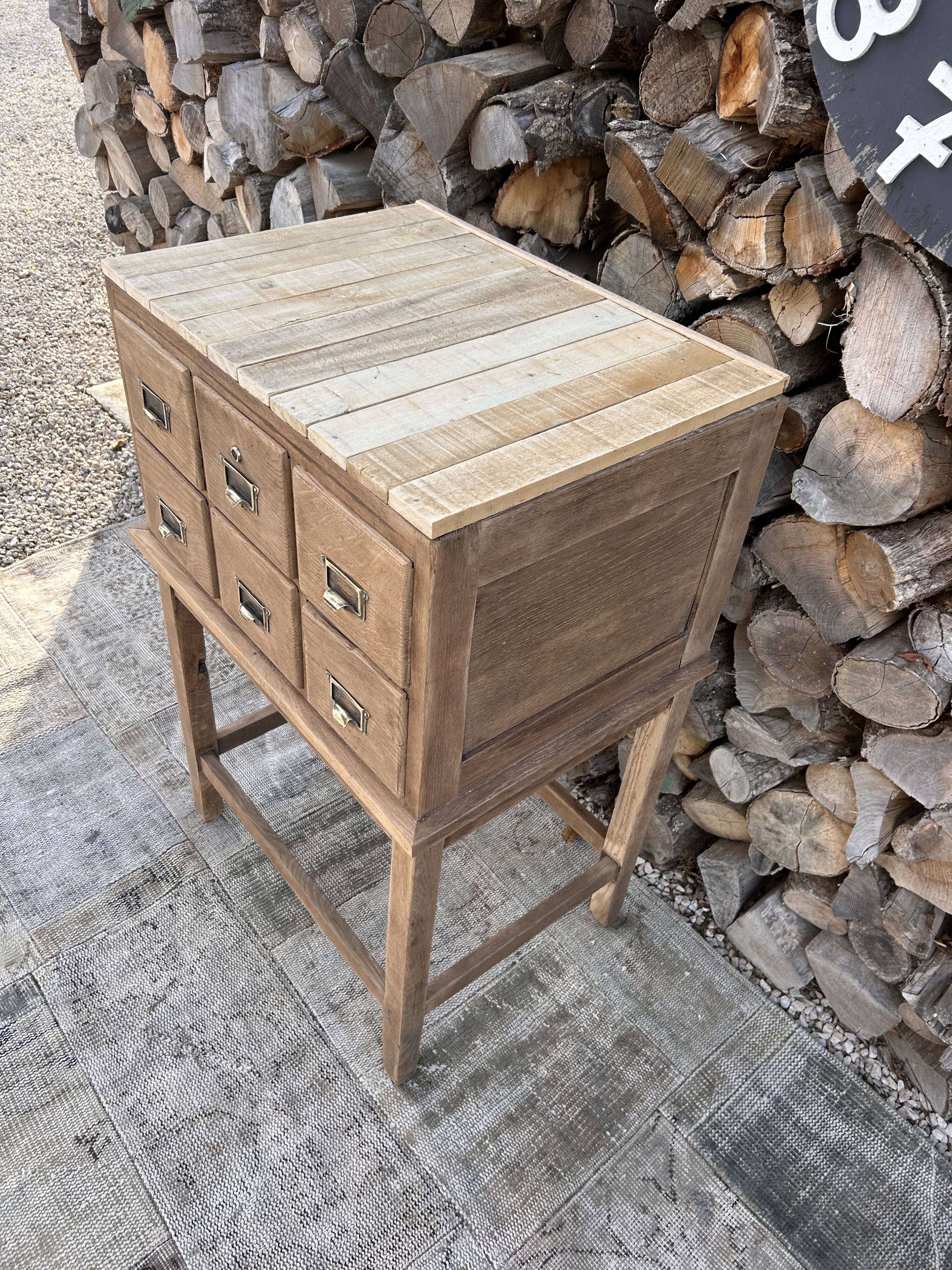 Meuble métier / Meuble à tiroirs