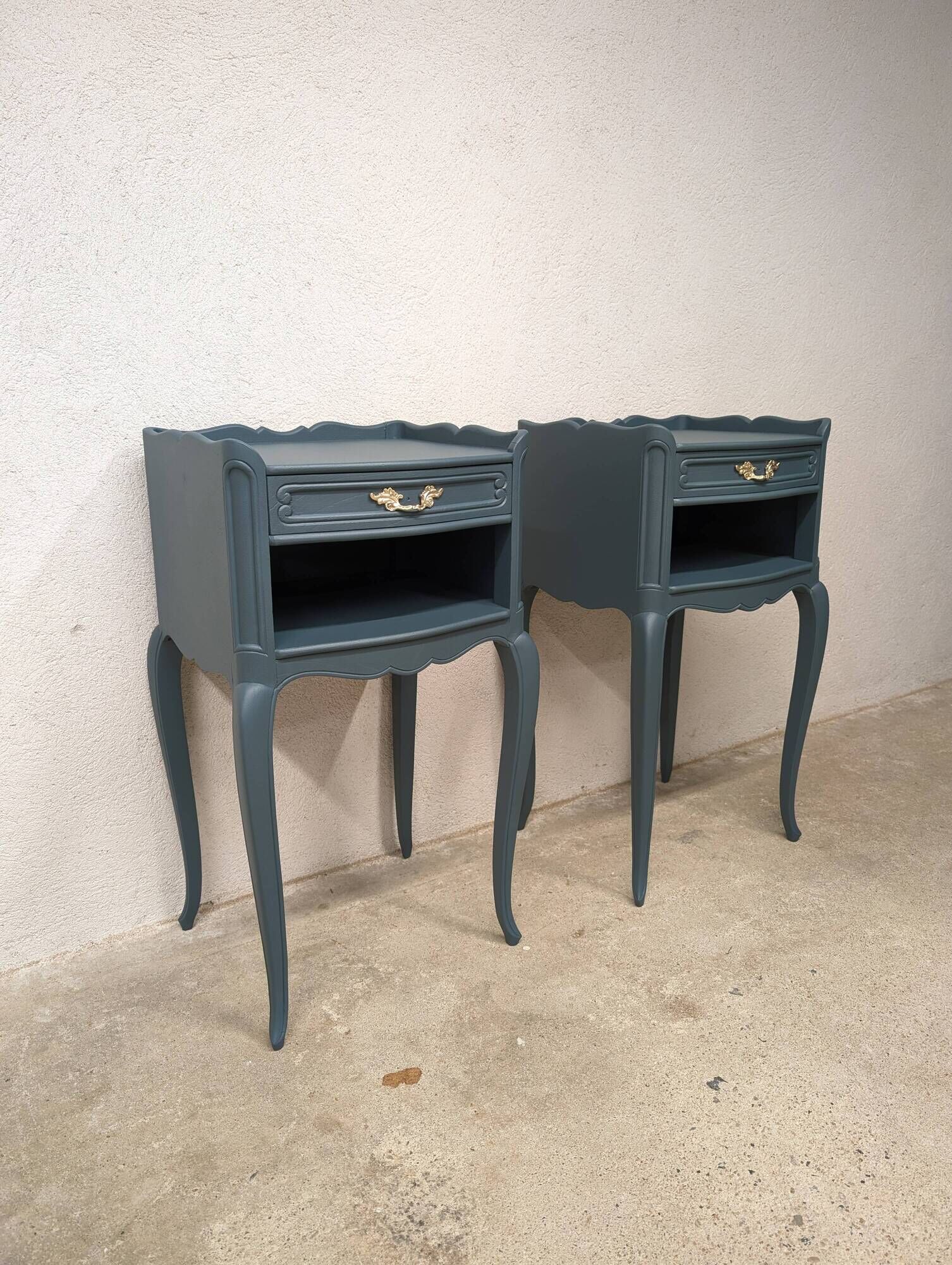 2 relooked cherry wood bedside tables